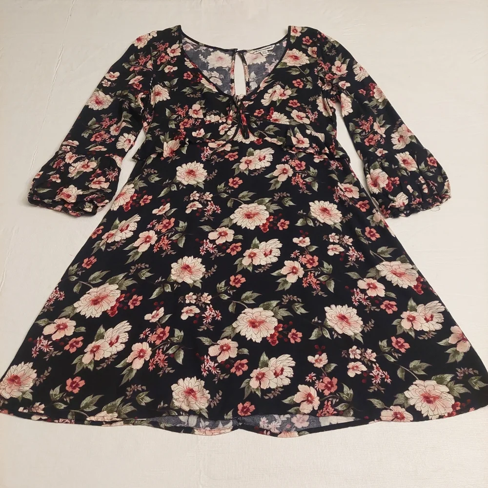 American Eagle Black Floral Print Boho Ruffle V Neck Dress Bell Sleeve Sz XS